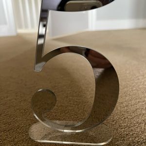 Mirrored table numbers 1-13 with acrylic stands